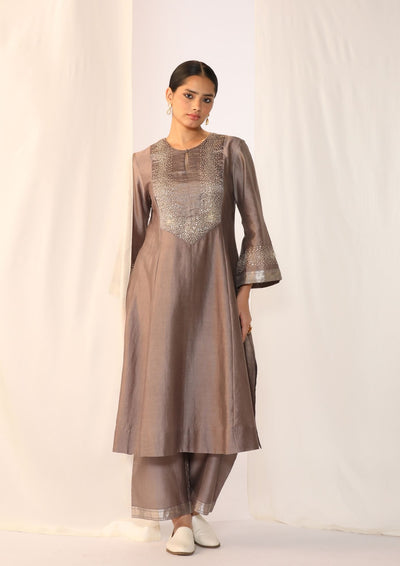 Silk chanderi kurta with french knot embroidery