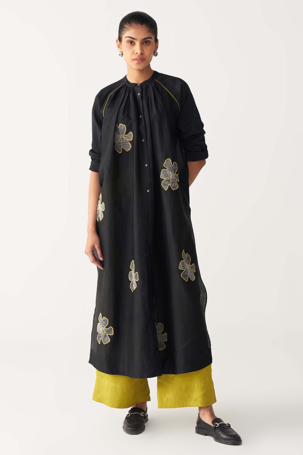 FLORAL EMB. GATHER NECK SHIRT-BLACK