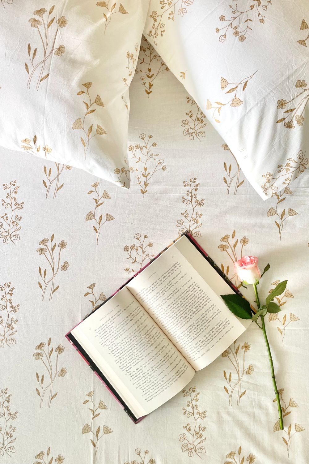 Meadow Bedsheet With Pillow Covers