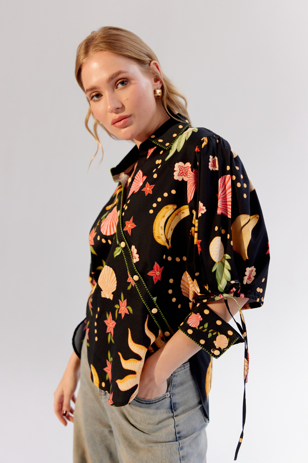 Brie Shirt - Seashell (Black)