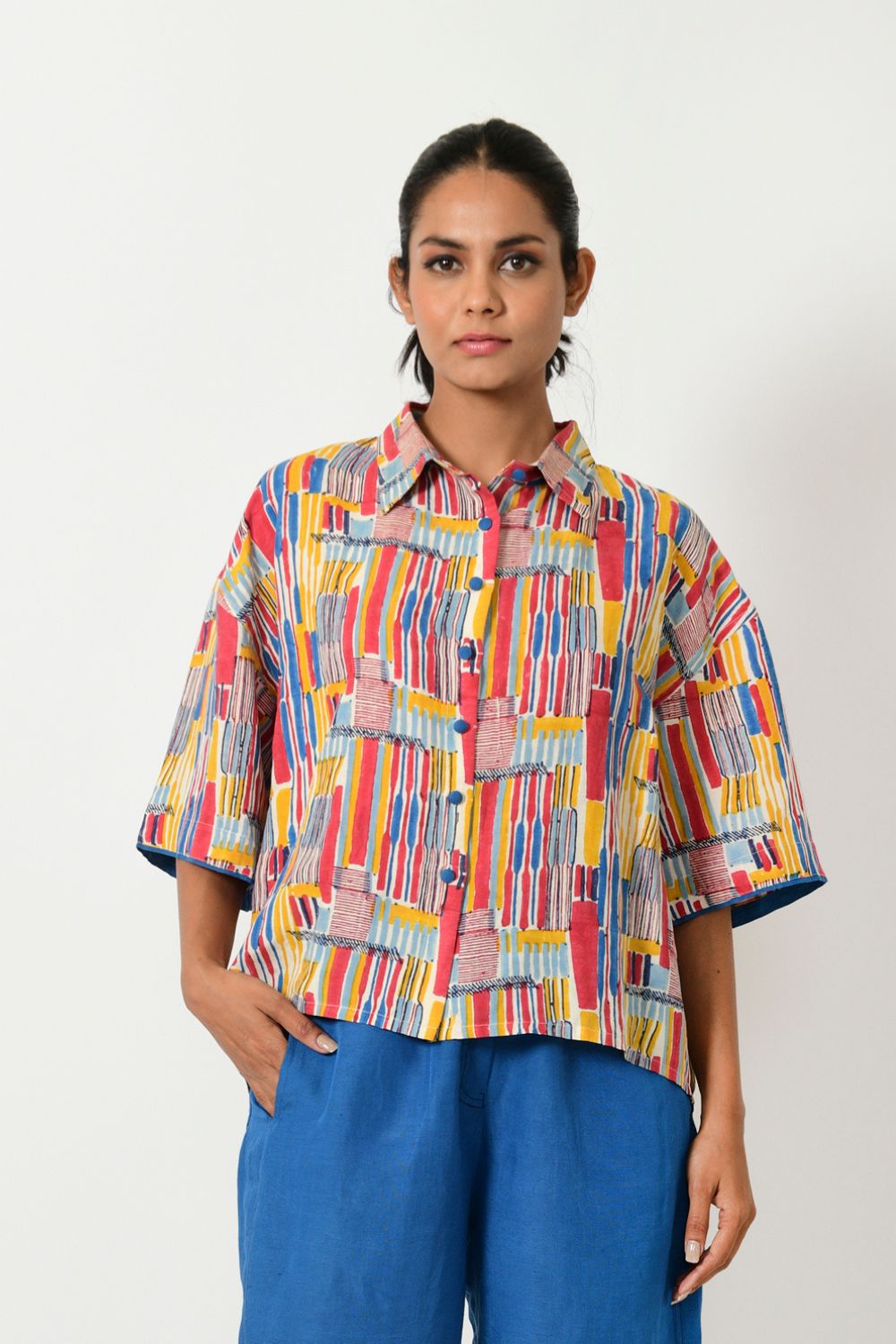 SCRIBBLE HAND BLOCK LINEN CROP SHIRT