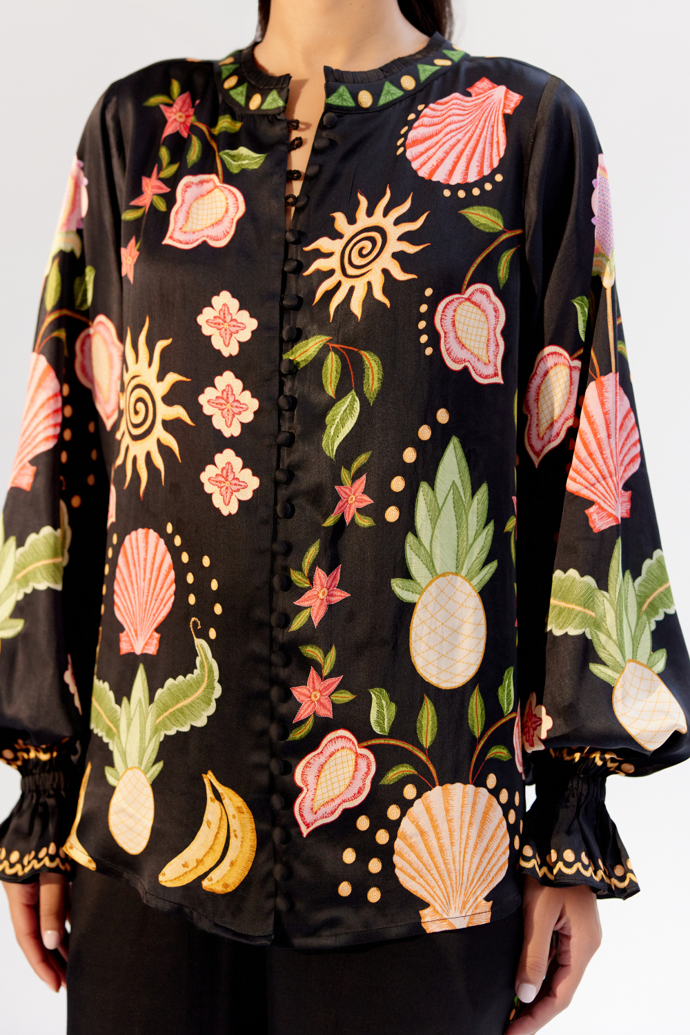 Ilia Shirt - Seashell (Black)