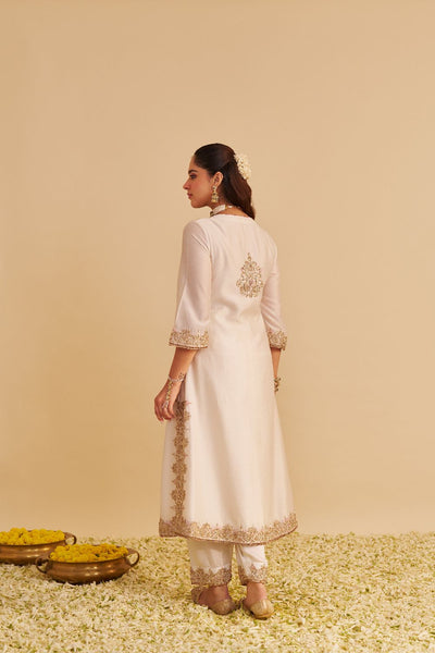 Areefa  - Dabka Zardozi Embroidered Rich Banarasi Daisy Ivory Suit & Salwar