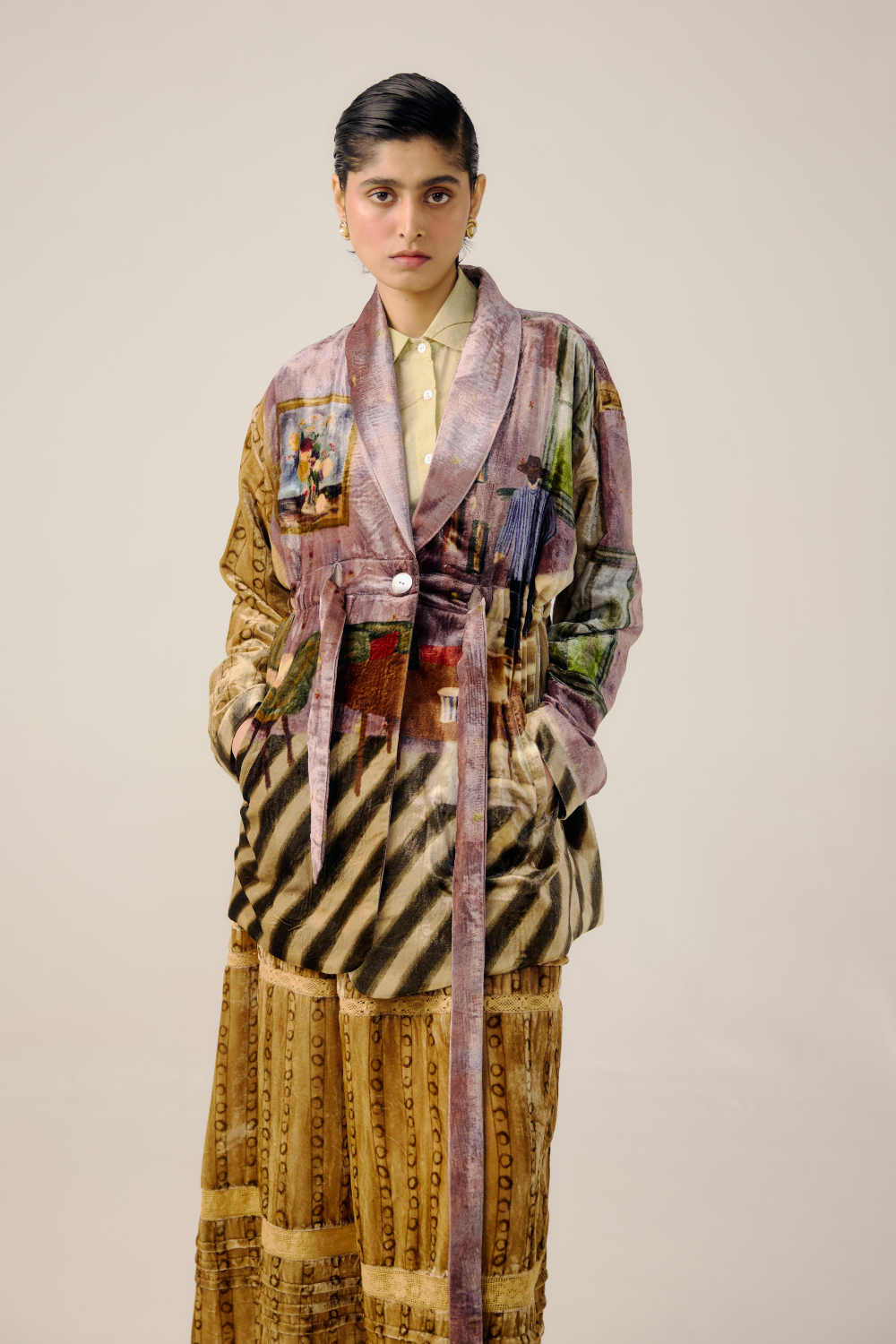 ARTIST BLAZER-Living Room