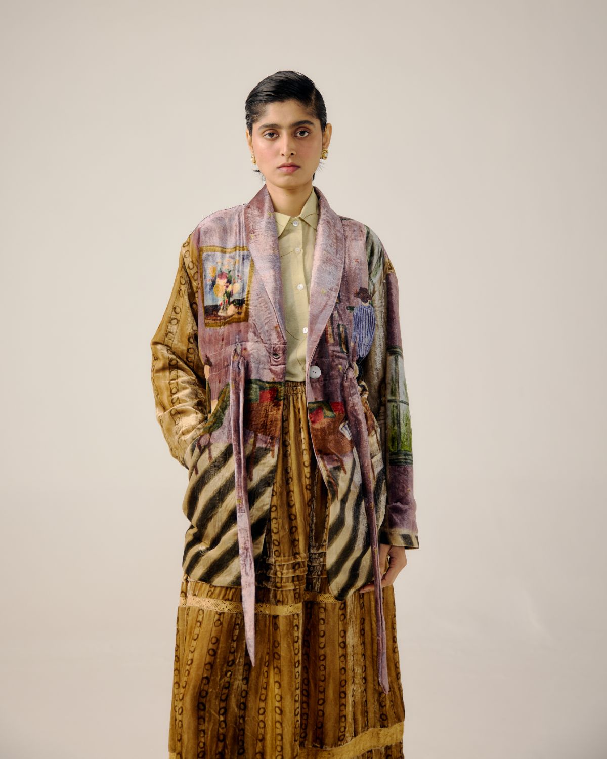 ARTIST BLAZER-Living Room