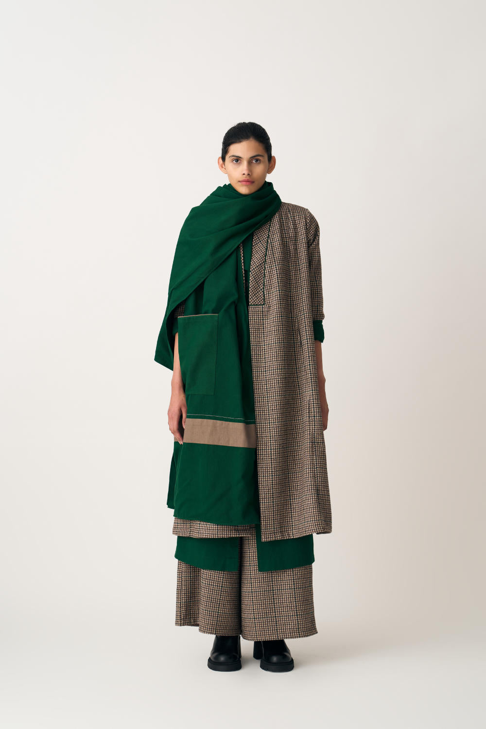 PATCH POCKET SCARF - EMERALD GREEN