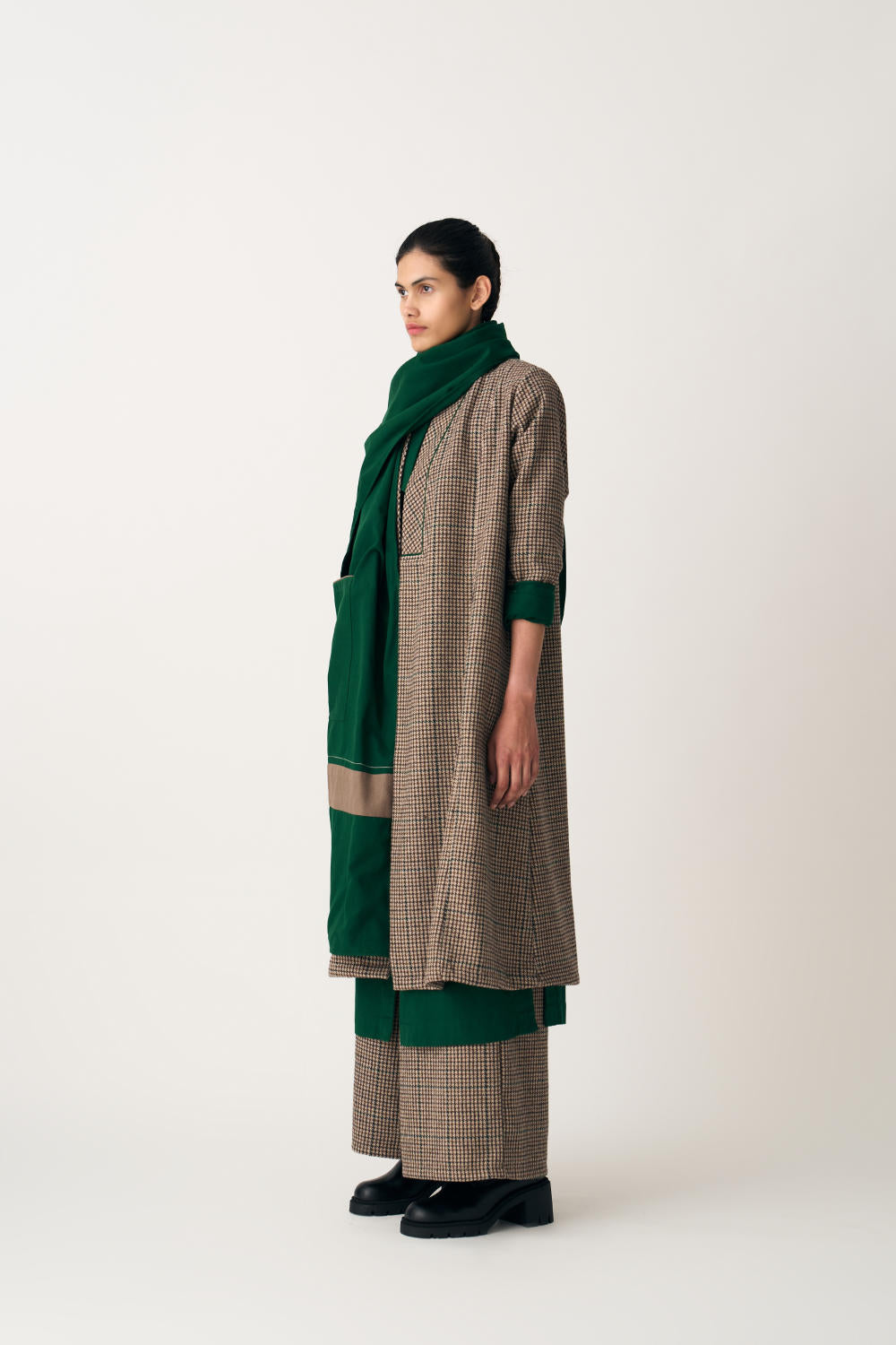PATCH POCKET SCARF - EMERALD GREEN