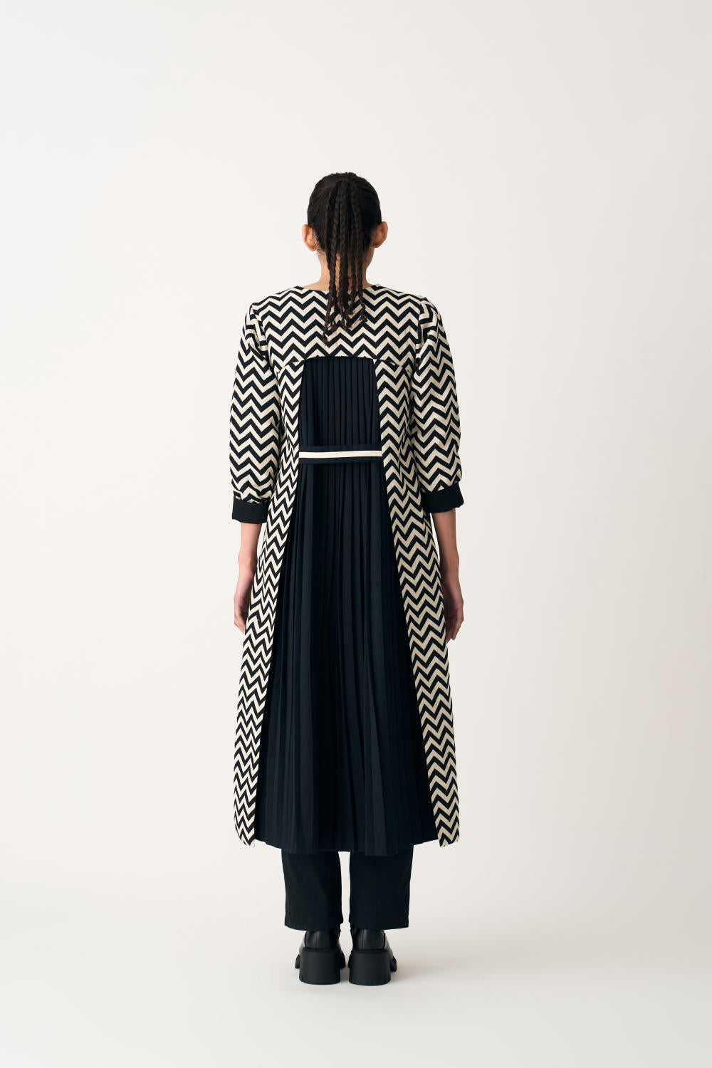 ROUND NECK TUNIC - BLACK