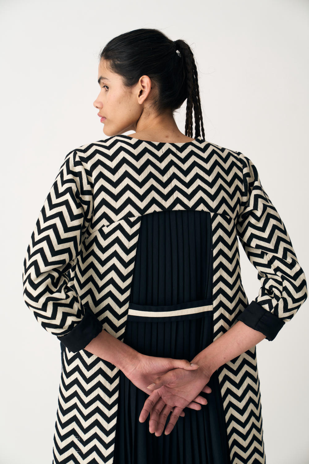 ROUND NECK TUNIC - BLACK