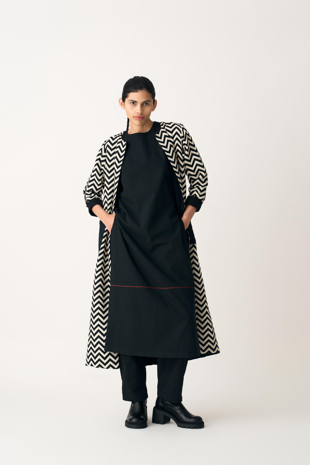 ROUND NECK TUNIC - BLACK