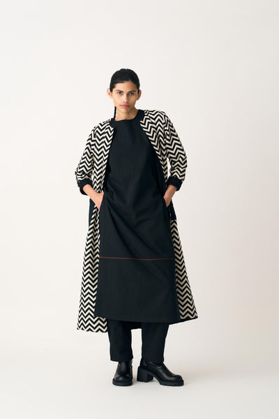 ROUND NECK TUNIC - BLACK