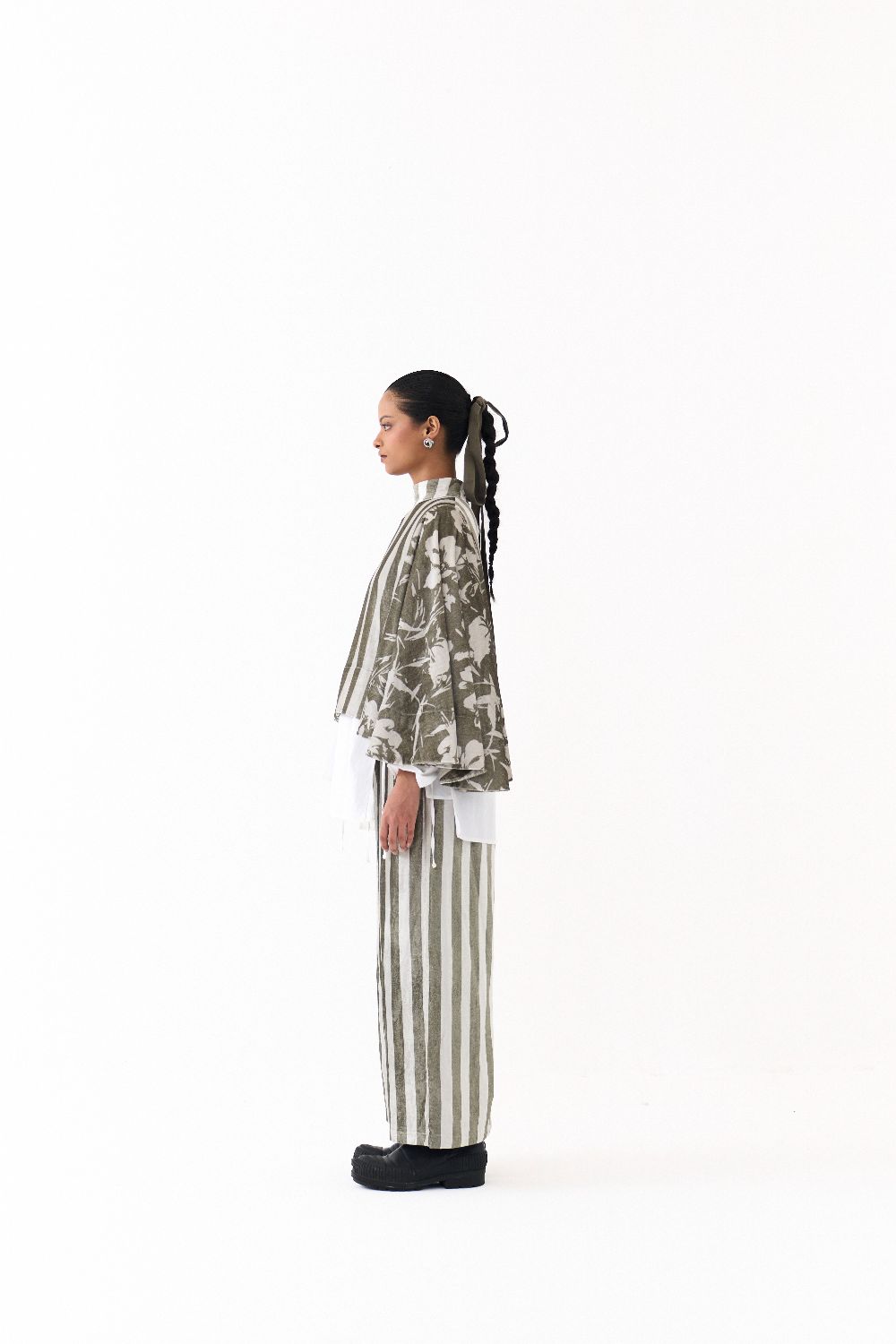 WIDE HEM PONCHO-OLIVE STRIPE/FLORAL