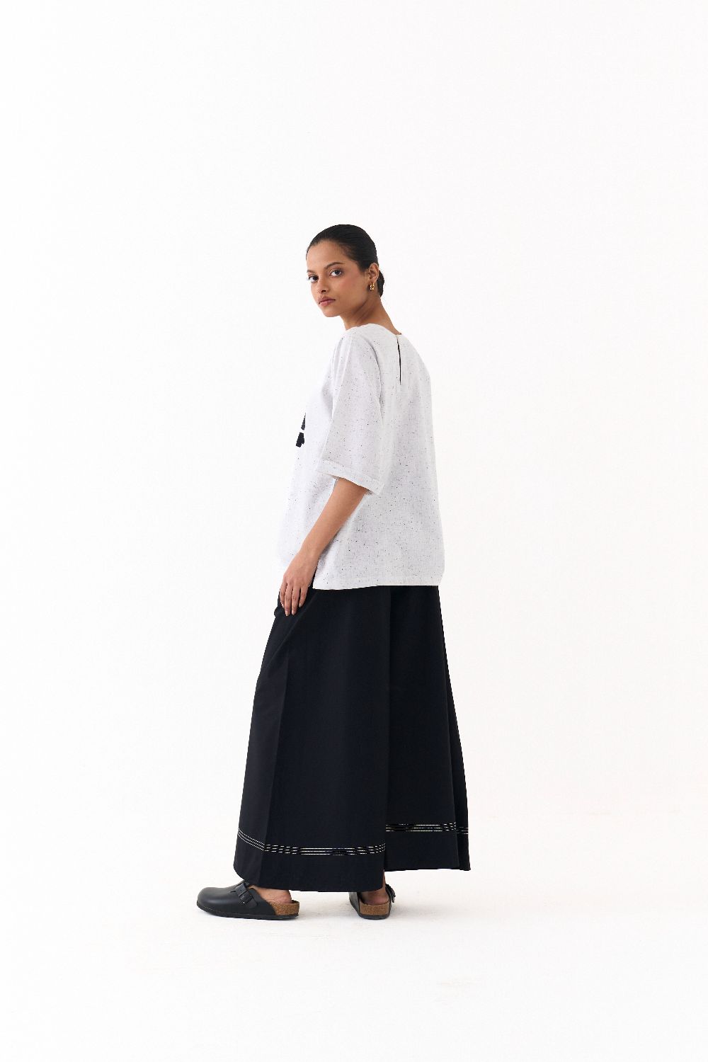 WAVE EMB. TOP CO-ORD (SET OF 2)-IVORY & GREY