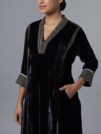 Amyra Kurta