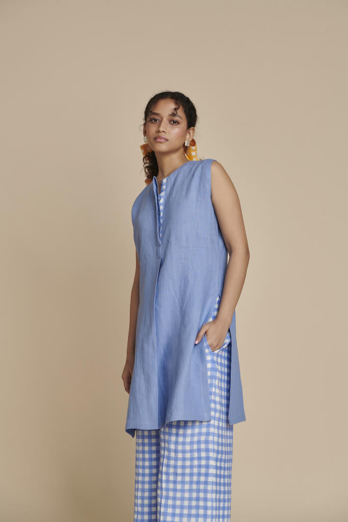 Ashwem Linen Sleeveless Kurta Set