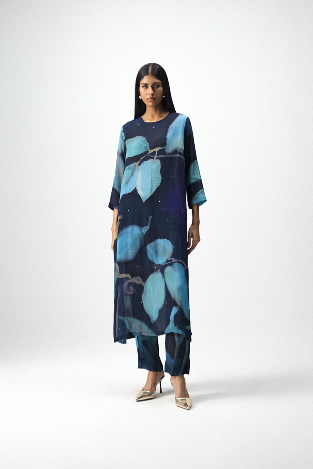 BLUE LAGOON MUKAISH EMBROIDERED KURTA SET