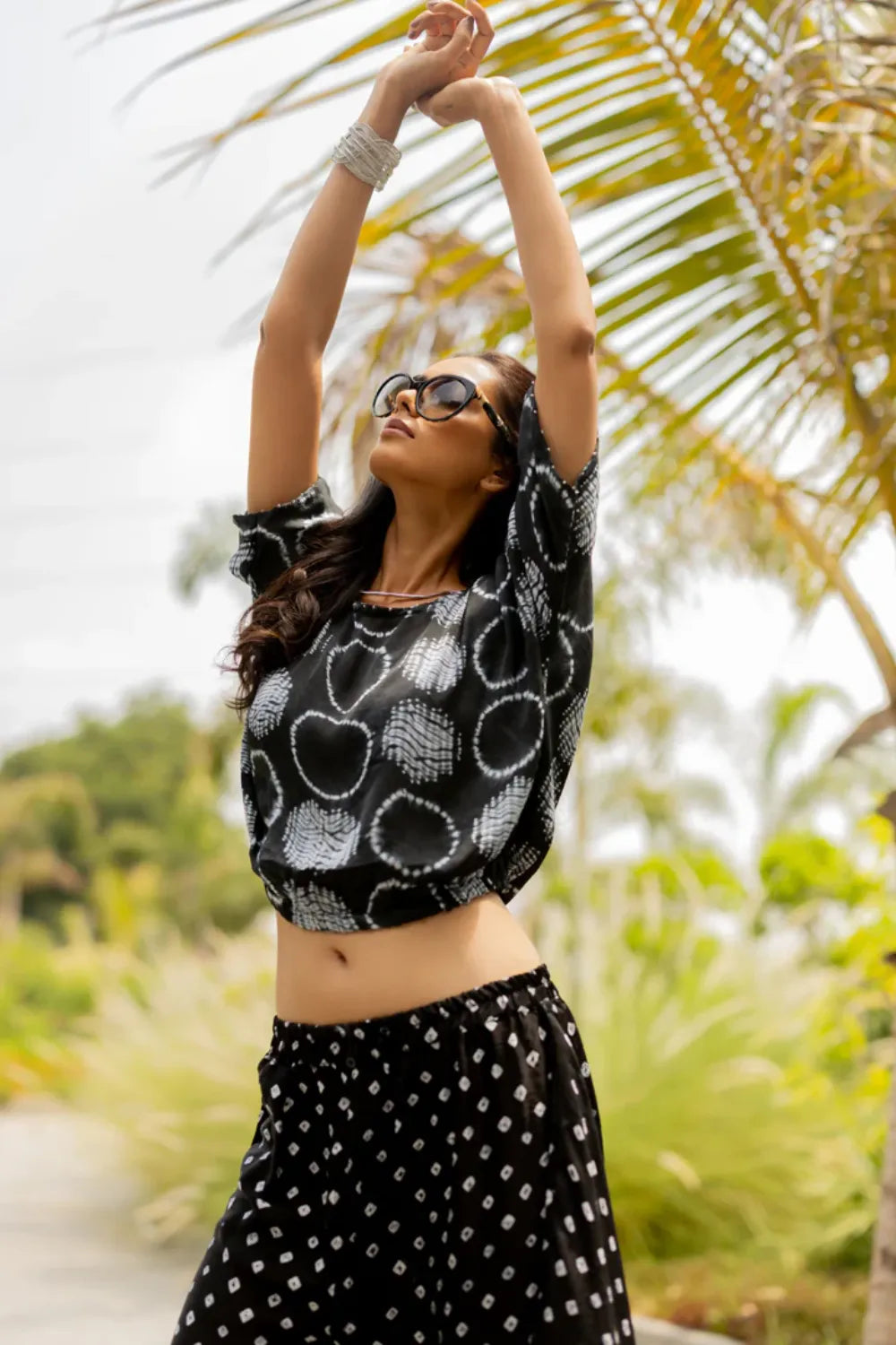 CIR SHIB CROP TOP-BLACK