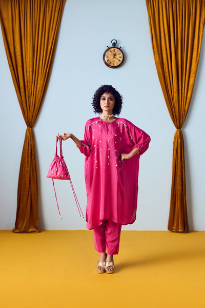 Shee Festive Hand-Embroidered Relaxed Kurta Set with Straight Pants