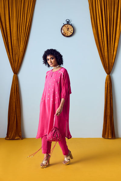 Shee Festive Hand-Embroidered Relaxed Kurta Set with Straight Pants