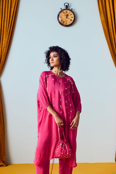 Shee Festive Hand-Embroidered Relaxed Kurta Set with Straight Pants