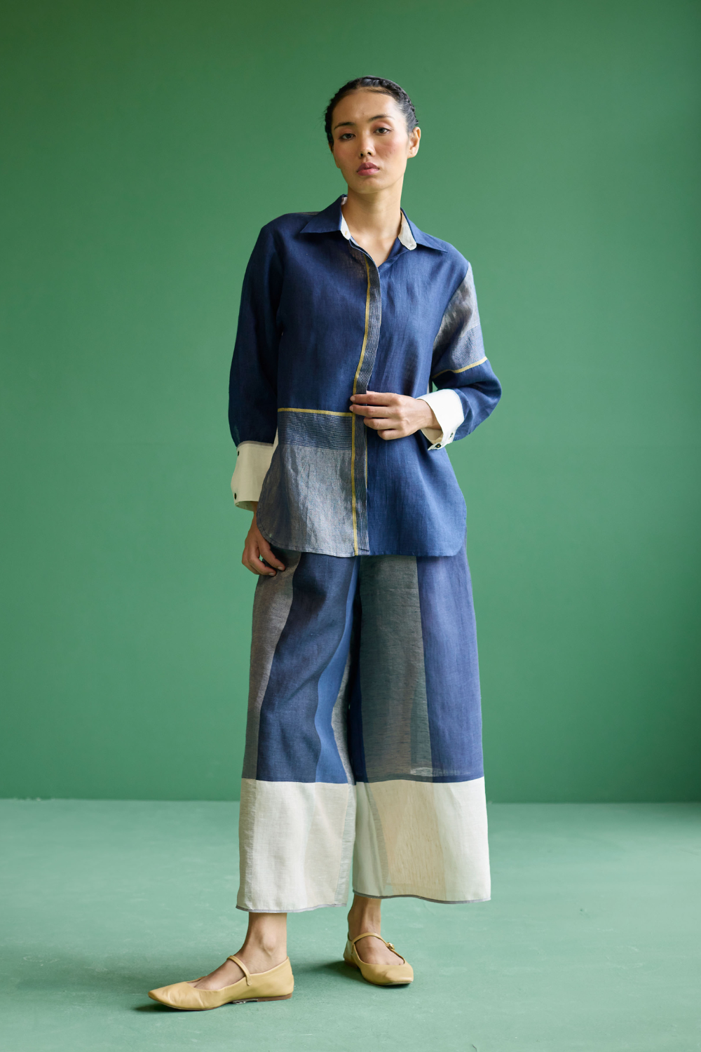 Yang Color-Blocked Metallic Linen Shirt
 - Navy
