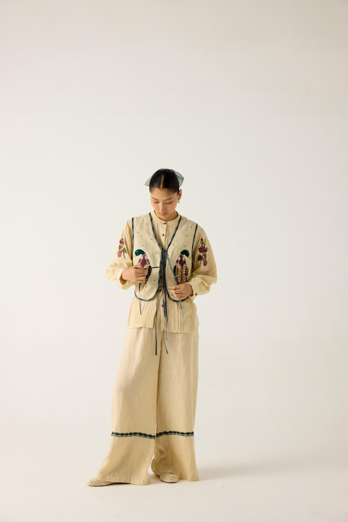 CARA SET-IVORY (HAZEL TOP+JANET GILLET+APPLIQUE PANTS')