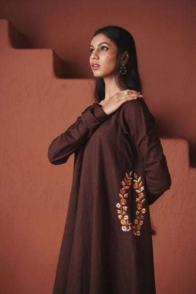 Coffee Co Linen Embroidered Pocket Kurta Set