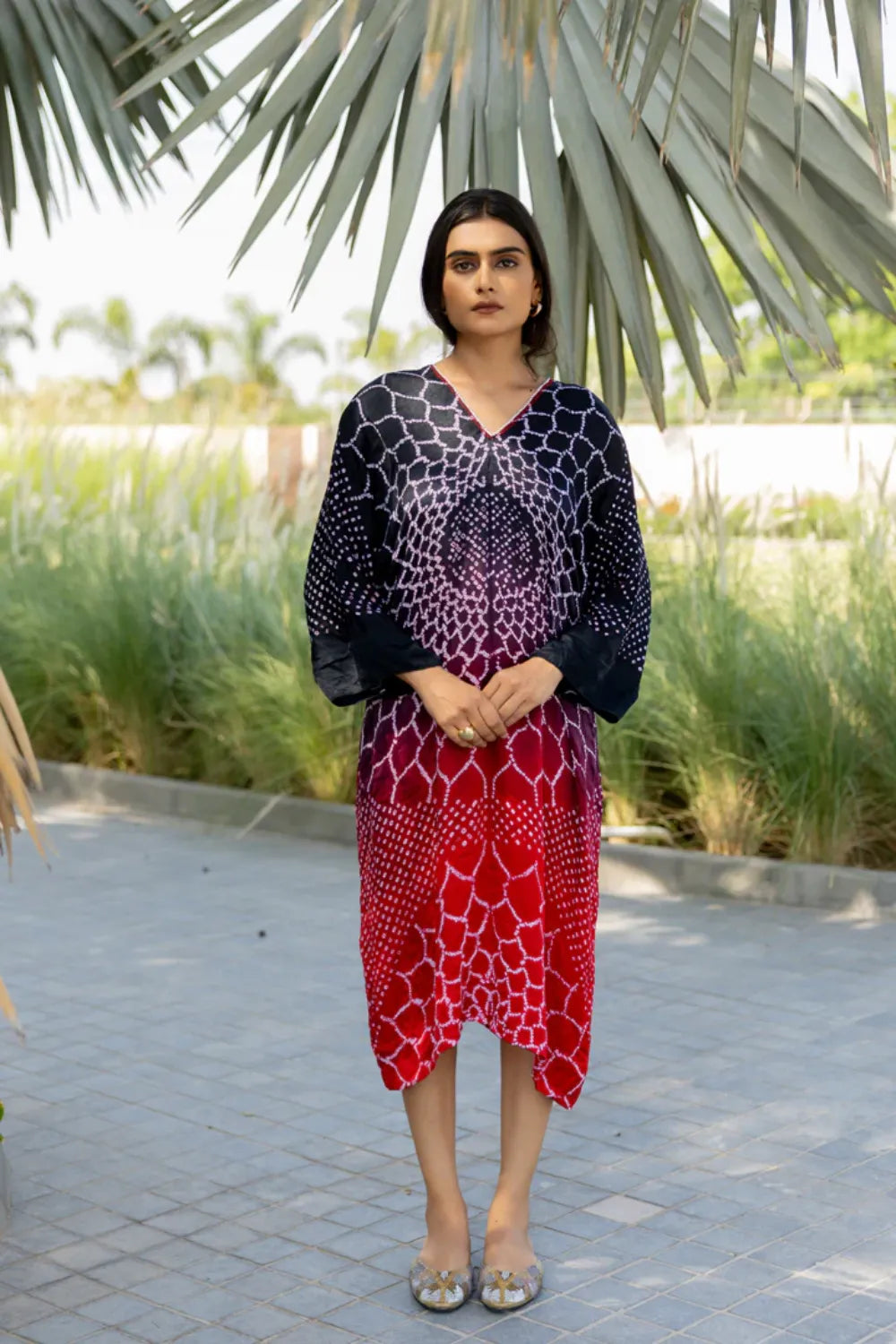 THREE FLOWERS DRESS-BLACK RED SHADED