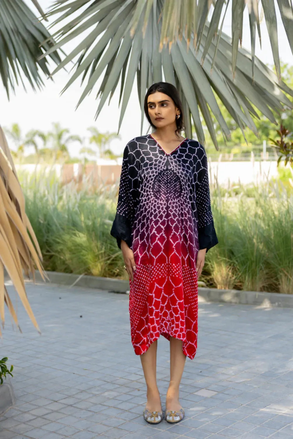 THREE FLOWERS DRESS-BLACK RED SHADED