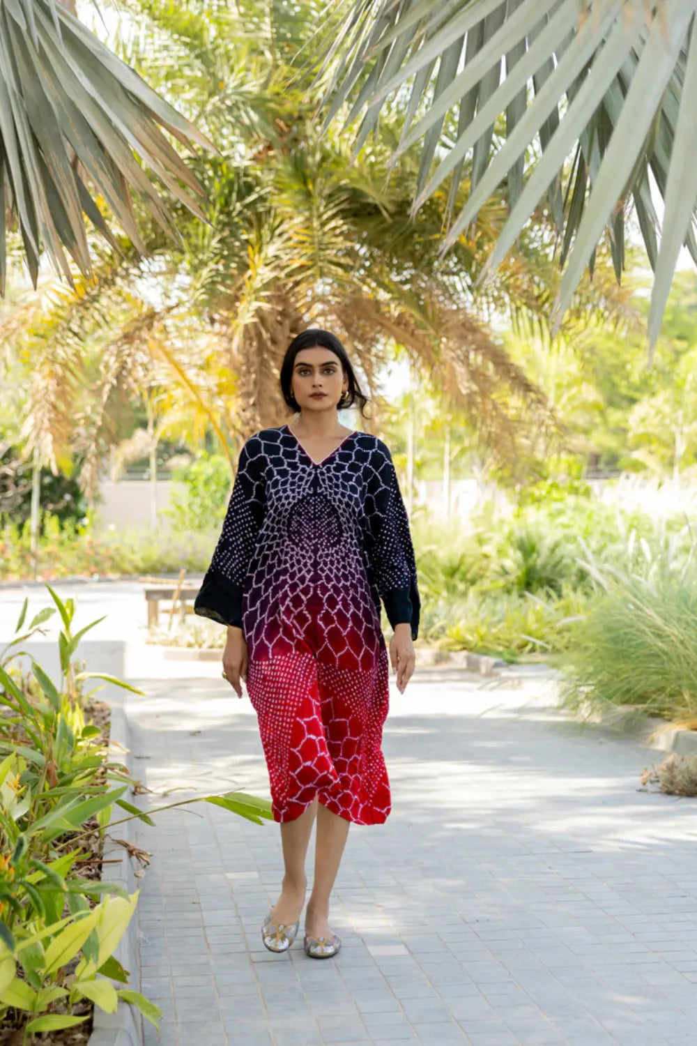 THREE FLOWERS DRESS-BLACK RED SHADED