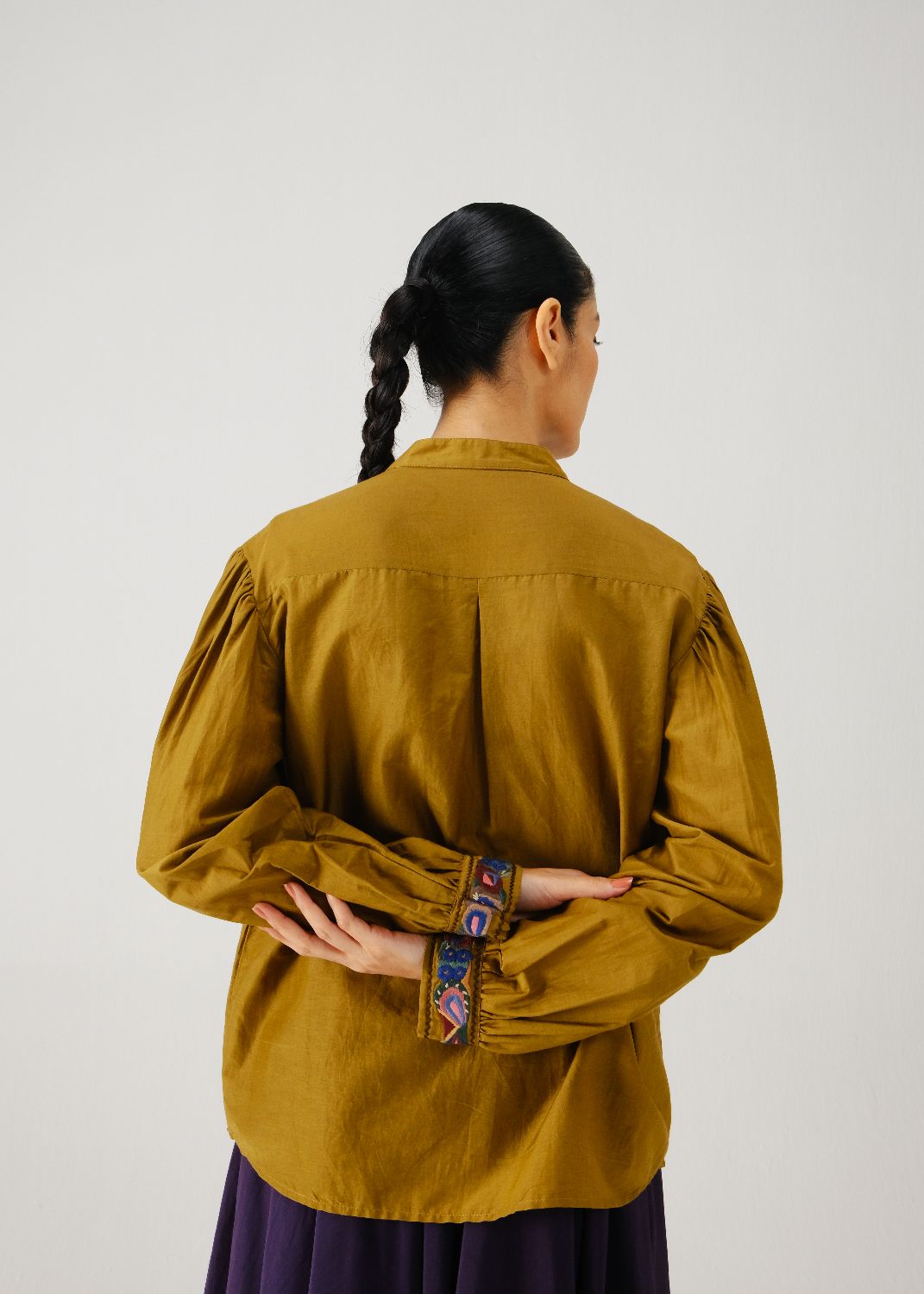Peasant top-Olive band emb.