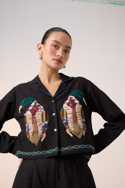 CROP SHIRT -BLACK DUCK APPLIQUE