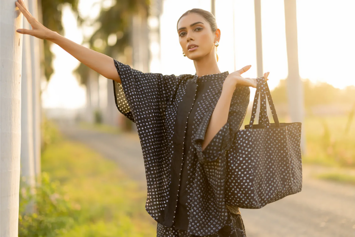 DOTS SHORT M KAF SHIRT-BLACK