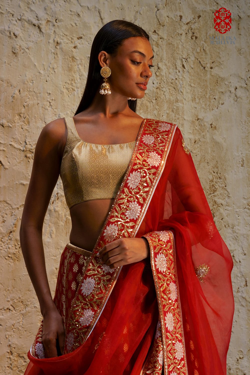 Sitara blouse sleeveless gold zari
