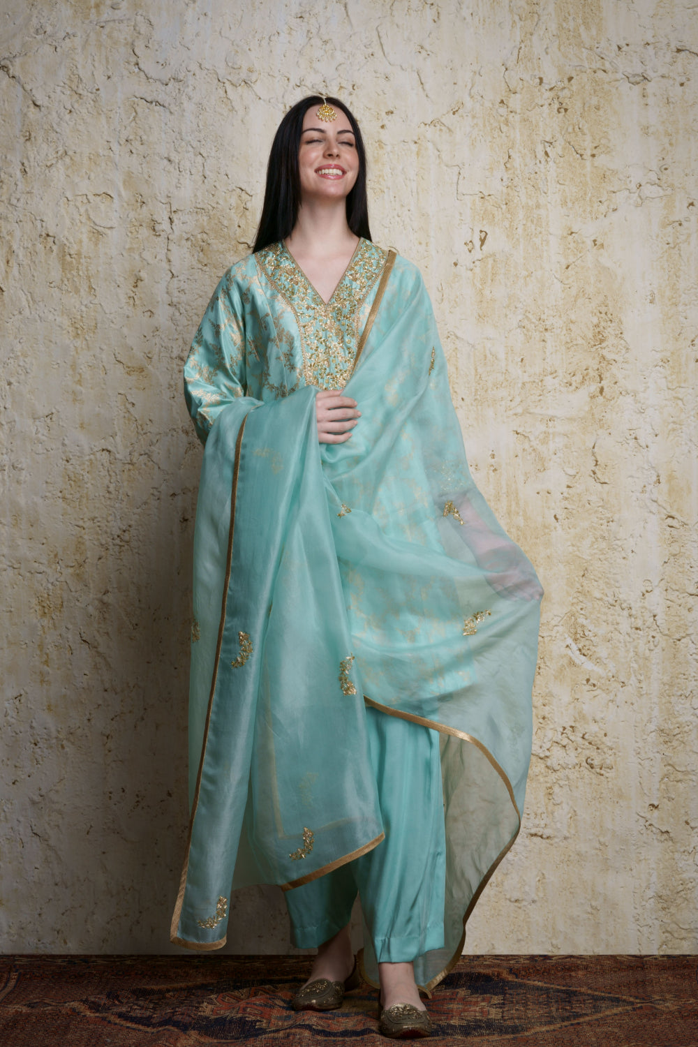 Asmaani aquamarine silk kalidar kurta