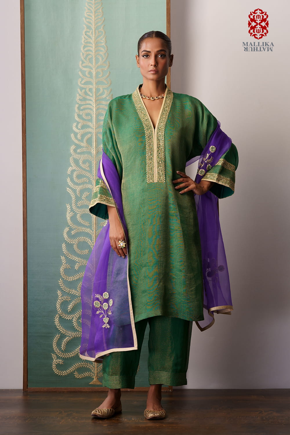 Shagufta Dupatta kora puple embroidered