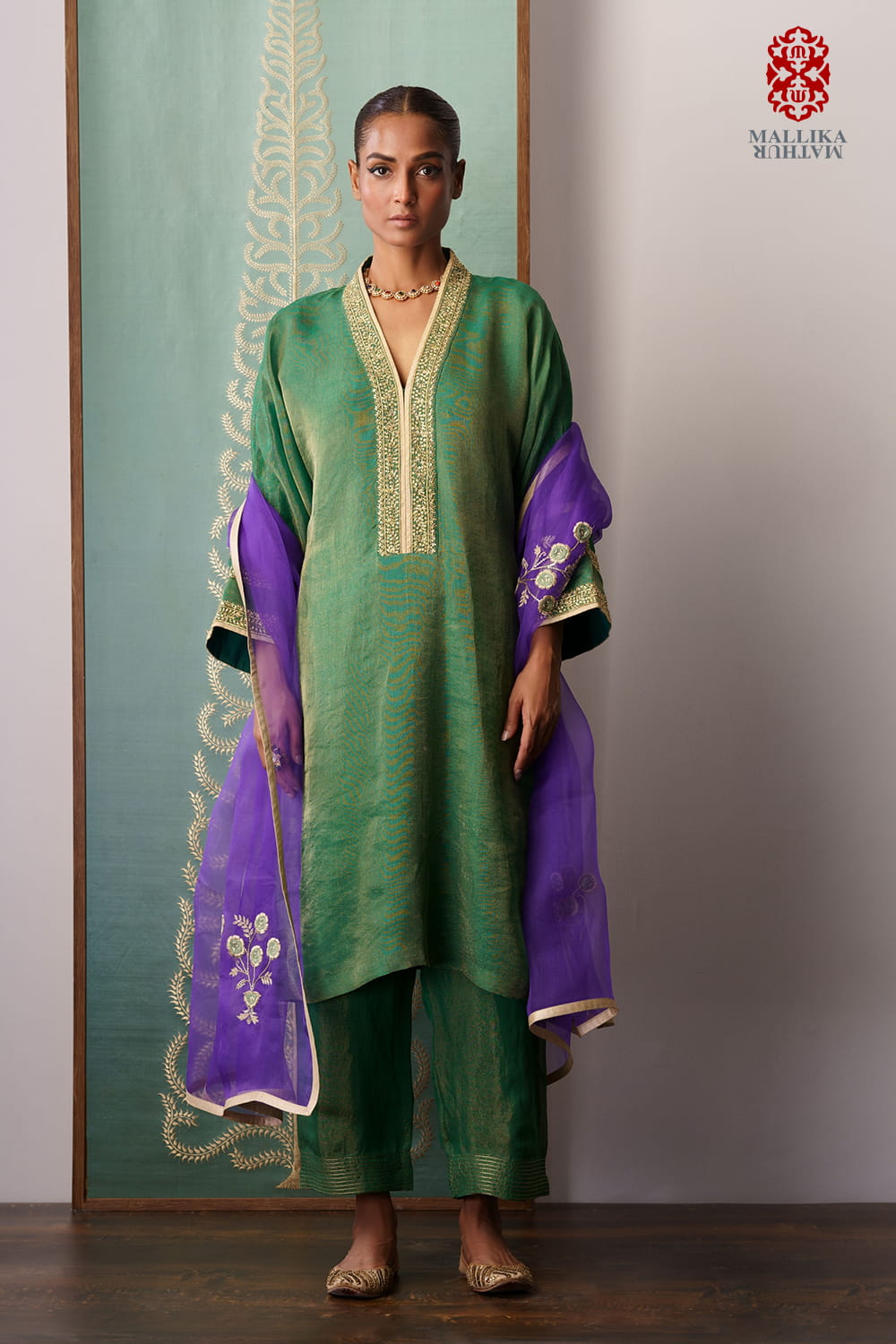 Shagufta Dupatta kora puple embroidered