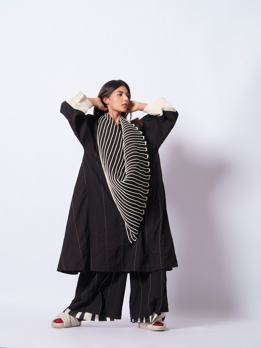 Dune Scarf-Black + Natural