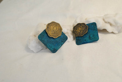 10 PAISE SQUARE EAR-JACKETS