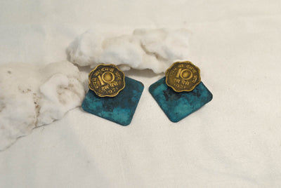 10 PAISE SQUARE EAR-JACKETS
