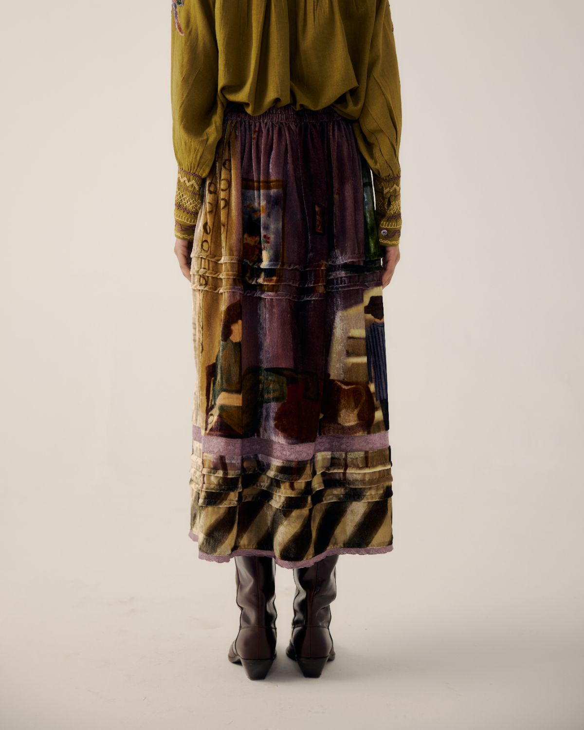 EMILY SKIRT-Living Room