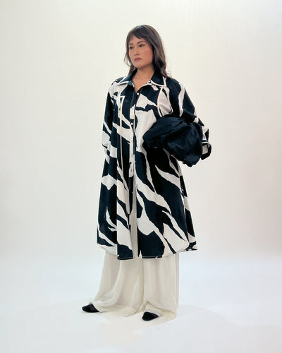 Line shirt dress-Black & White