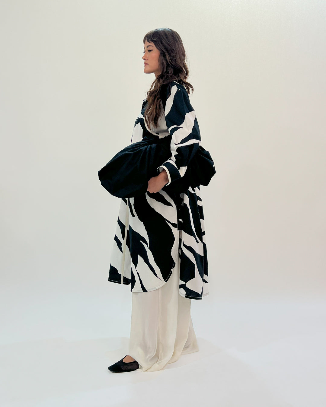 Line shirt dress-Black & White
