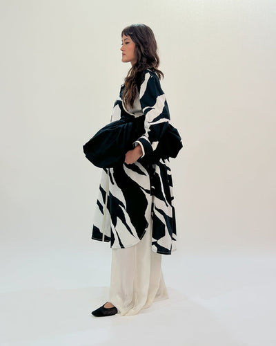 Line shirt dress-Black & White