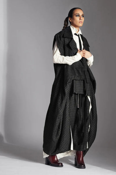 Eian Jacket-Black and White