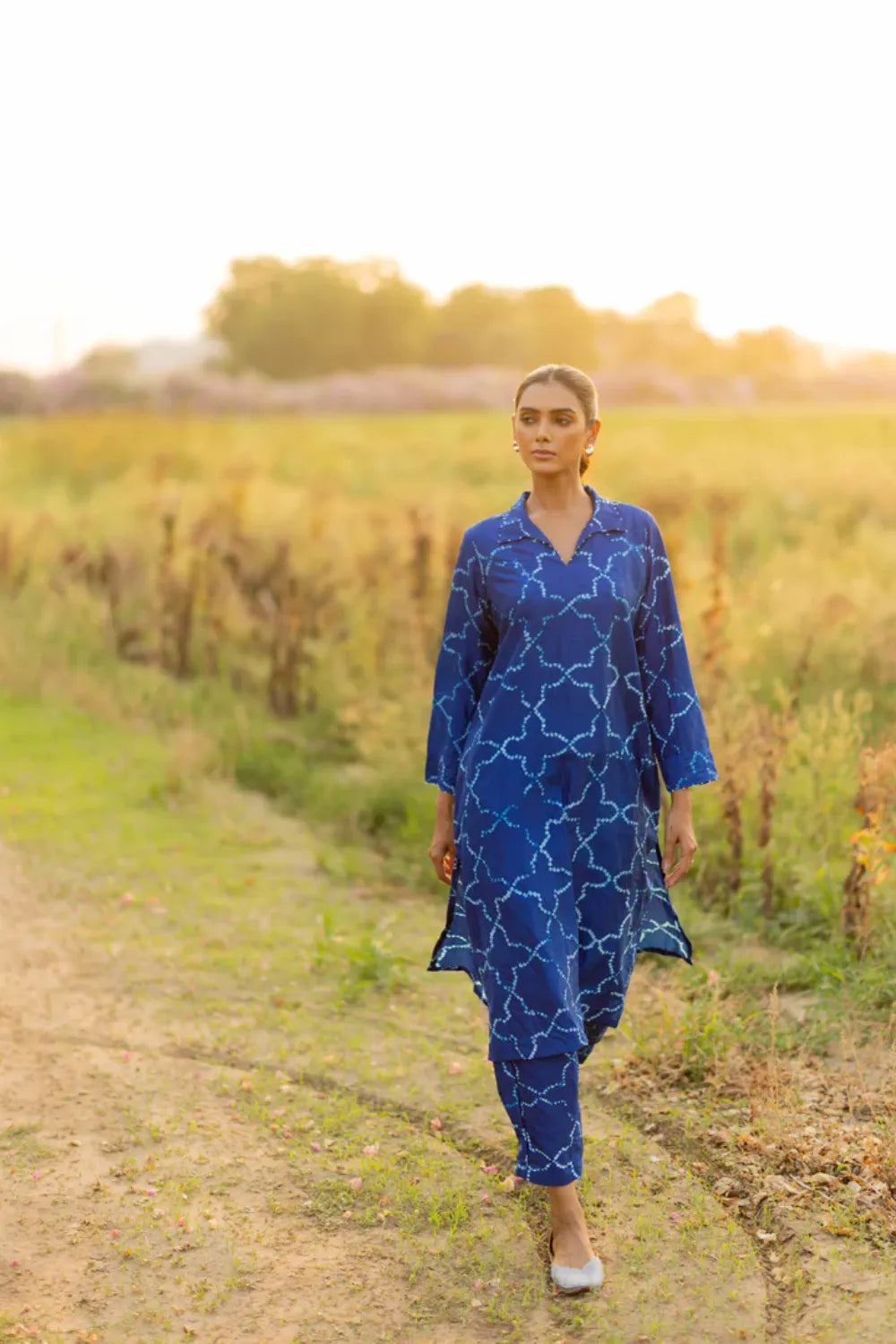 JAALI V KURTA SET-INDIGO