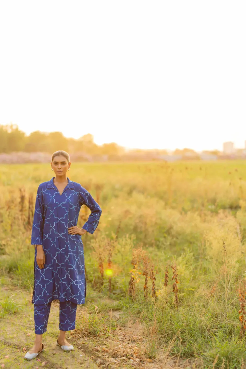 JAALI V KURTA SET-INDIGO