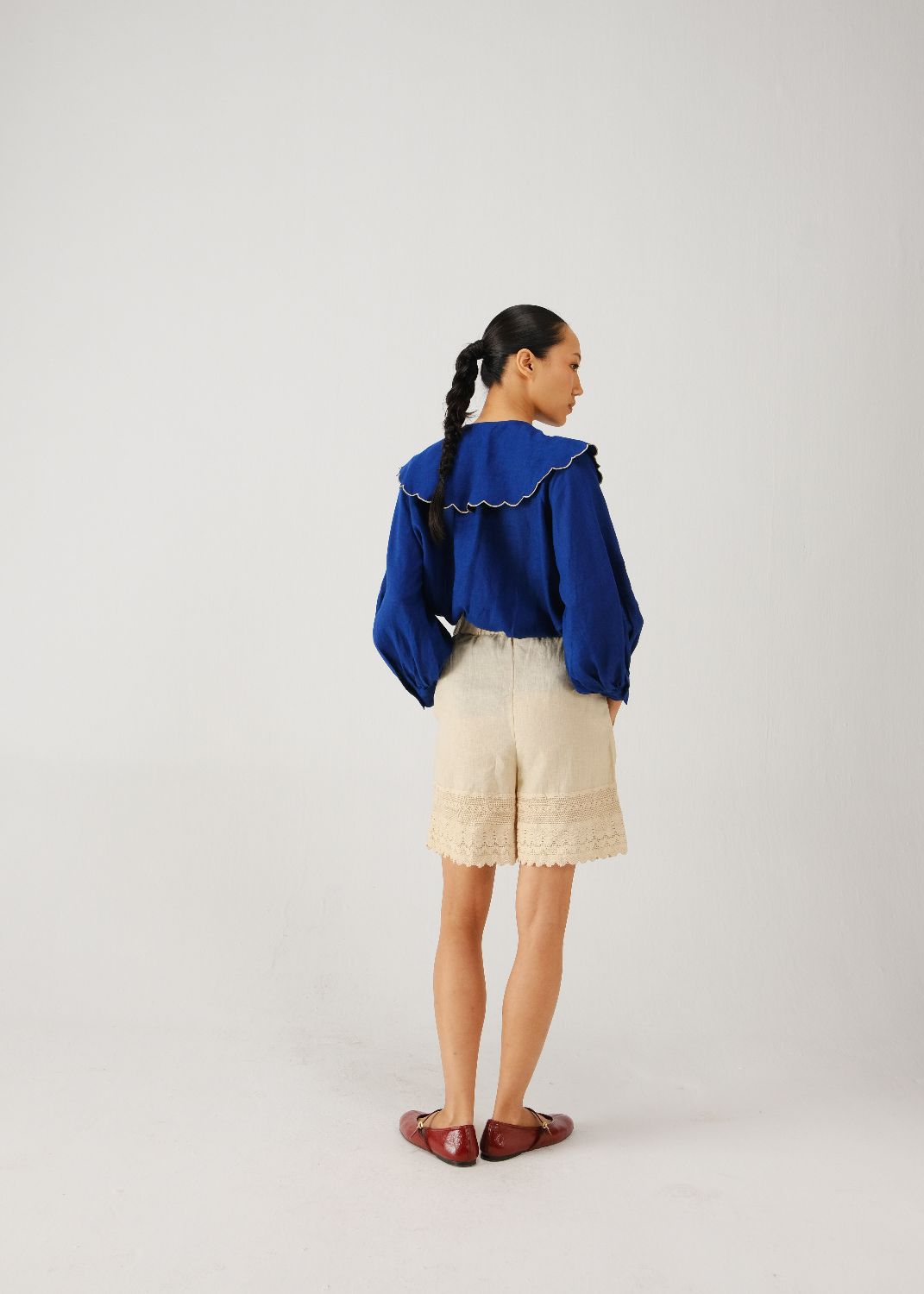 Julia top-Blue rose emb.