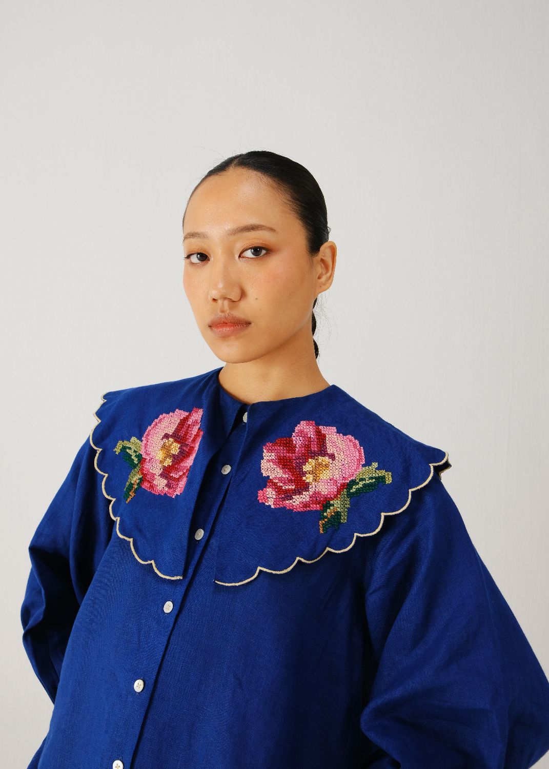 Julia top-Blue rose emb.