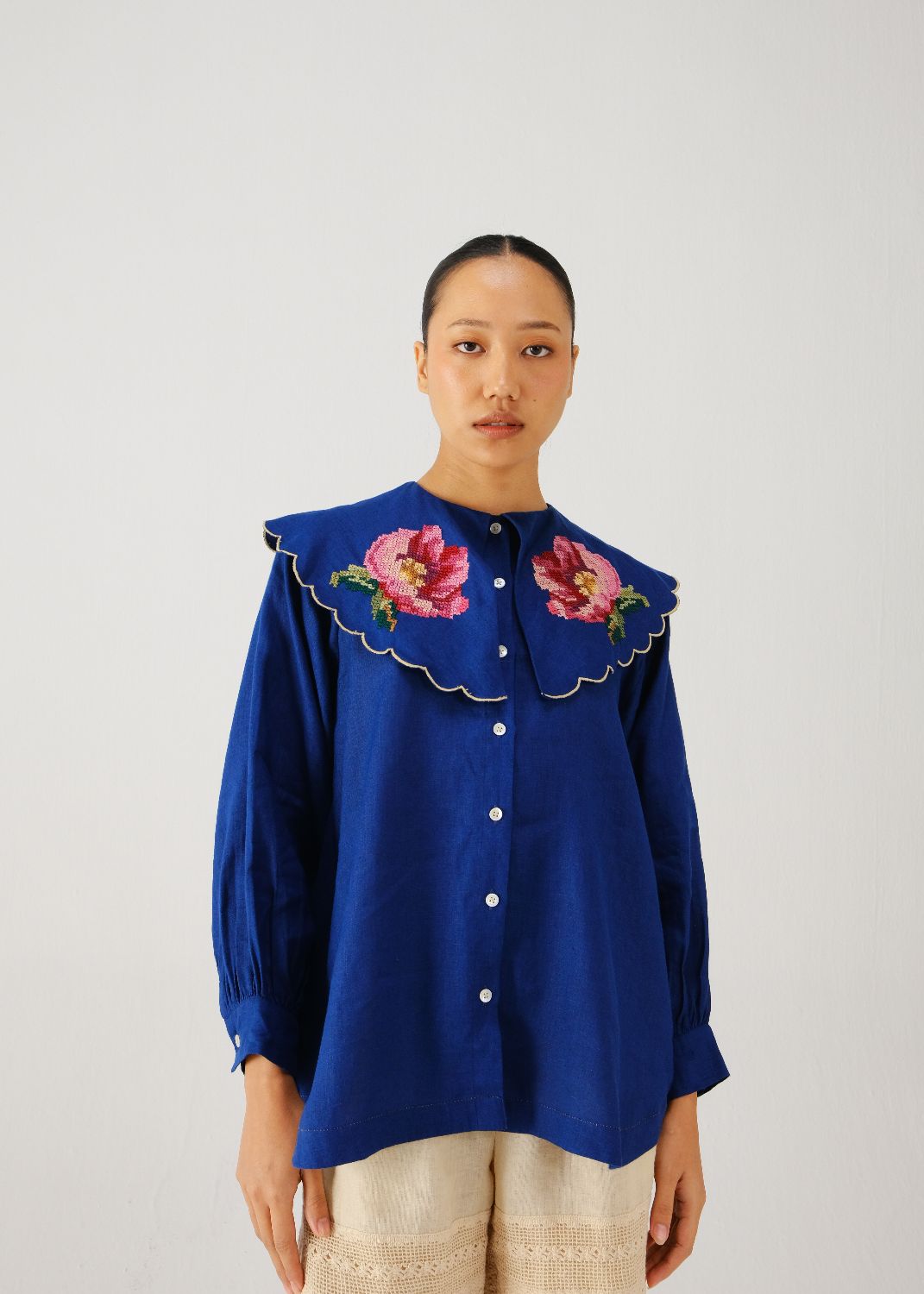 Julia top-Blue rose emb.